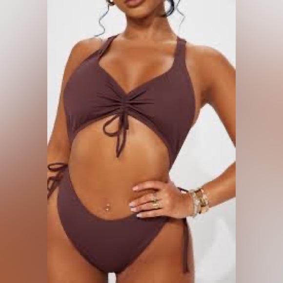 Envya Women’s Fun and Fresh 1 piece swimsuit Sz S in mocha - Picture 1 of 3